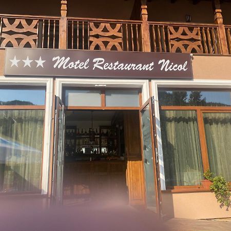 Motel Restaurant Nicol Armenis Bagian luar foto
